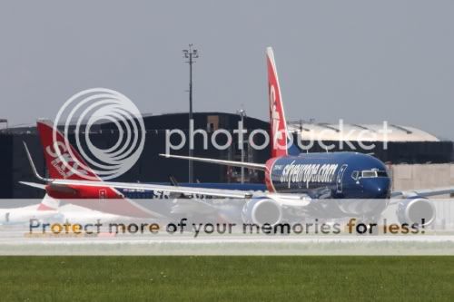 Seit heute gehört dieses Bild der Vergangenheit an - SkyEurope Flugzeuge werden in Wien nicht mehr abgefertigt - Foto: Martin Dichler
